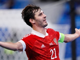 Alexander Jerochin sa teší po strelenom góle v zápase kvalifikácie MS vo futbale 2022 Rusko - Cyprus.