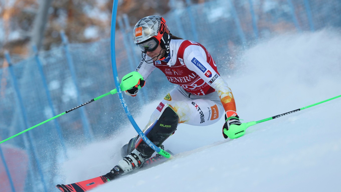 Slovenská lyžiarka Petra Vlhová počas slalomu vo fínskom Levi. 