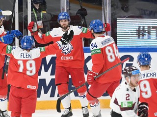 Radosť hráčov českého tímu na MS v hokeji 2022. 