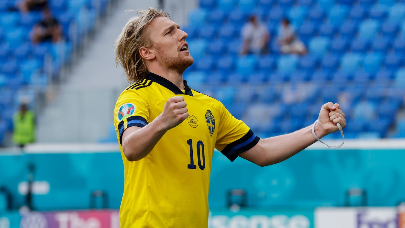 Emil Forsberg sa teší po strelenom góle v zápase Slovensko - Švédsko na ME vo futbale (EURO 2020 / 2021).