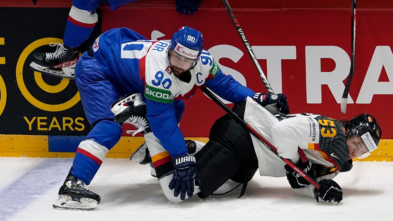 Momentka zo zápasu Slovensko - Nemecko na MS v hokeji 2022.