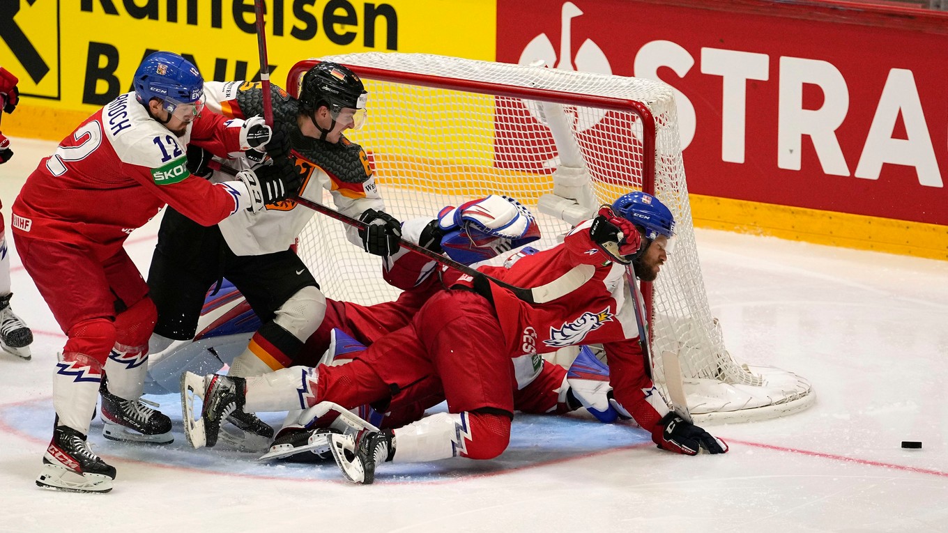 Momentka zo zápasu Nemecko - Česko vo štvrťfinále MS v hokeji 2022.
