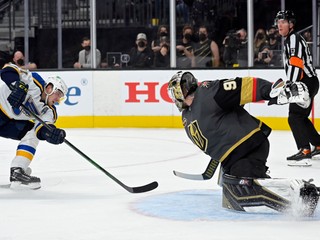 Momentka zo zápasu St. Louis Blues - Vegas Golden Knights.