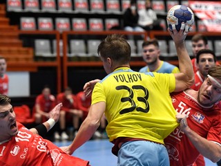 Na snímke zľava Josef Hozman (Považská Bystrica), Anton Volkov (Krasnodar) a Tomáš Vallo (Považská Bystrica) v odvete 3. kola.