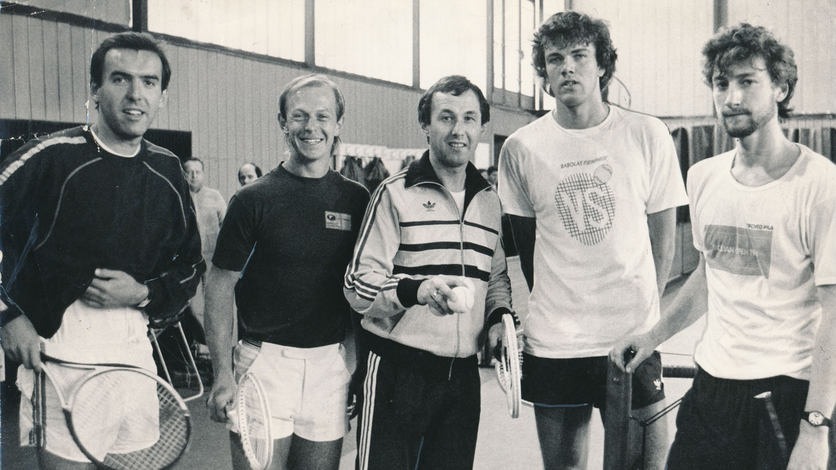 Československý daviscupový tím v roku 1986: (zľava) Tomáš Šmíd, Pavel Složil, kapitán František Pála, Milan Šrejber a Miloslav Mečíř
