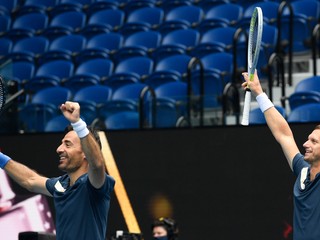 Ivan Dodig (vľavo) a Filip Polášek vyhrali Australian Open 2021.