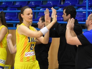 Anna Jurčenková v drese Young Angels Košice.