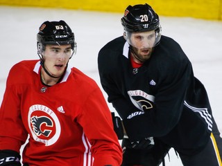 Kedy sa Adam Ružička dočká tohtosezónneho debutu v NHL?