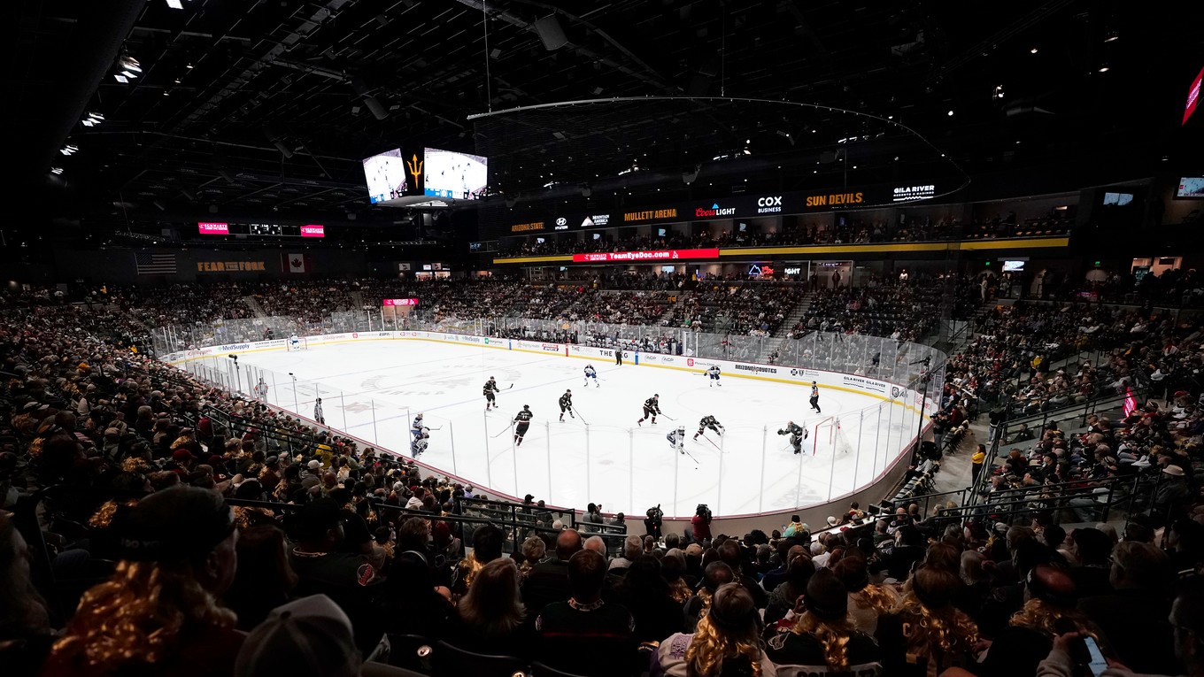 Mullett Arena, v ktorej momentálne pôsobí klub Arizona Coyotes.