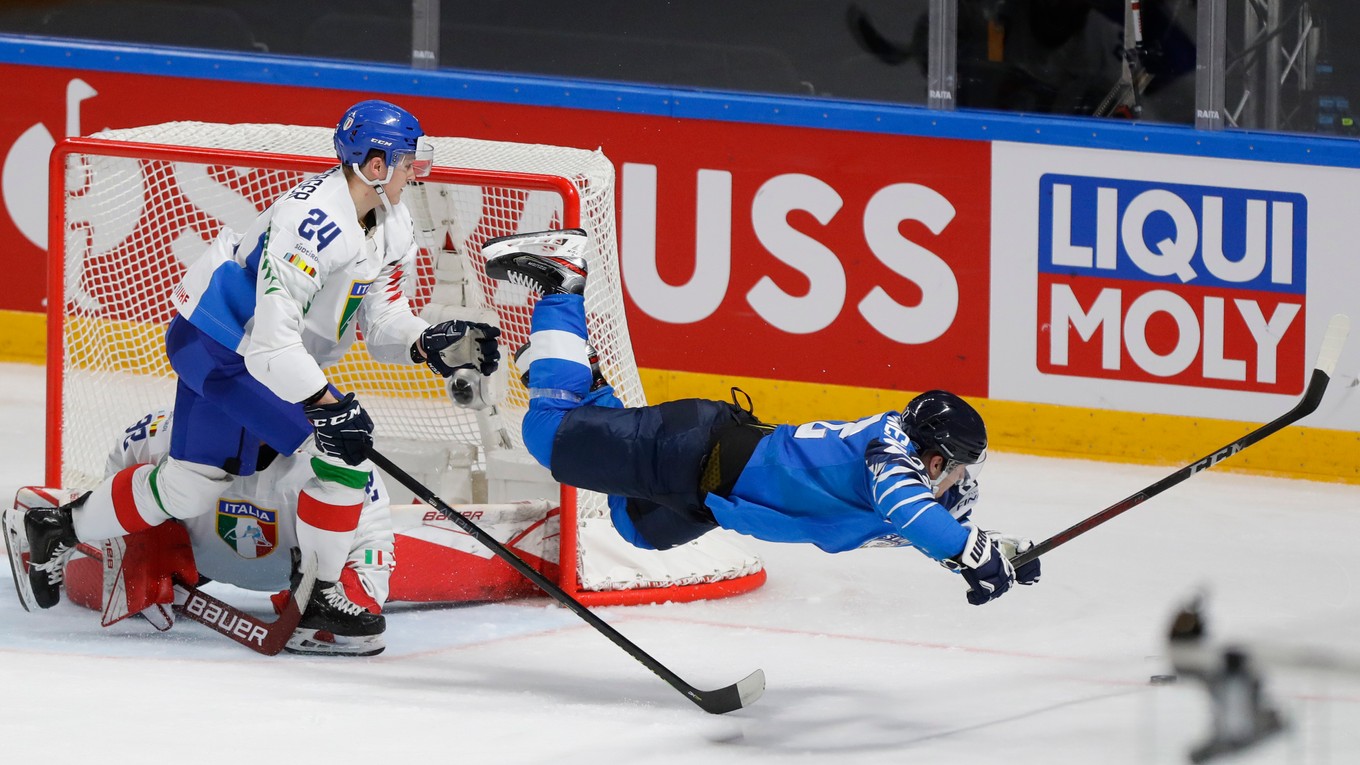 Arttu Ruotsalainen v zápase Fínsko - Taliansko na MS v hokeji 2021.