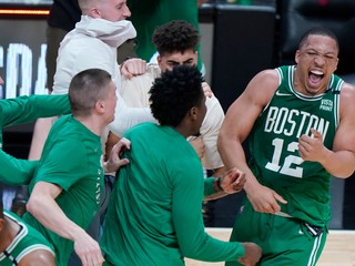 Radosť basketbalistov Bostonu Celtics.