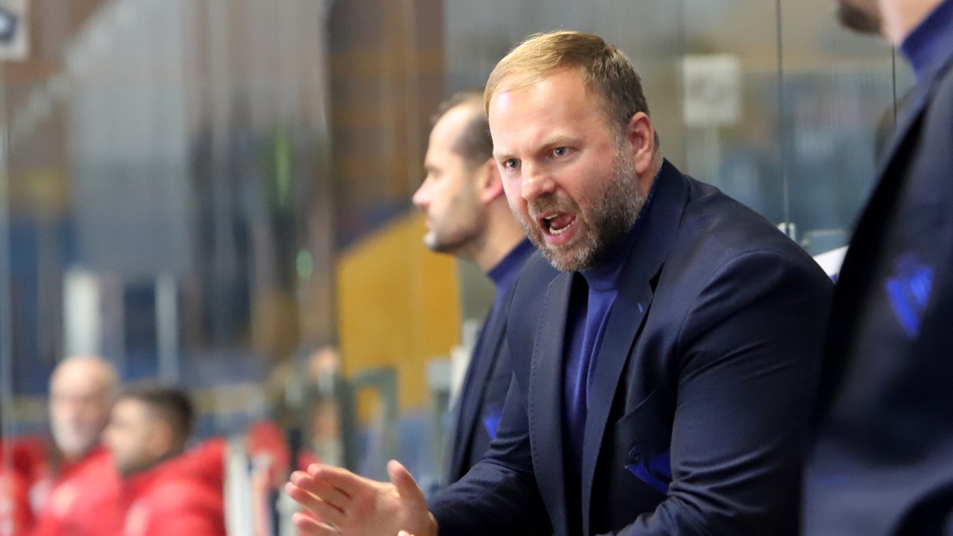 Tréner HC Slovan Bratislava Robert Döme.