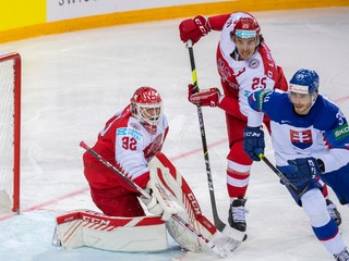 Peter Cehlárik (vpravo) v zápase Slovensko - Dánsko na MS v hokeji 2021.
