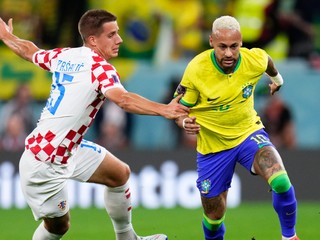 Brazílsky útočník Neymar v zápase s Chorvátskom.