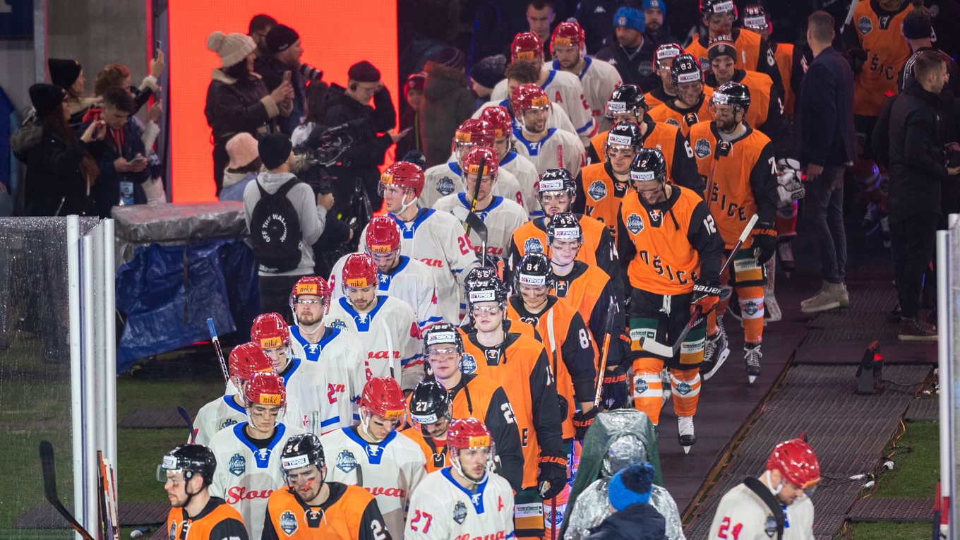 Momentka zo zápasu HC Slovan Bratislava - HC Košice v rámci Kaufland Winter Games 2023.