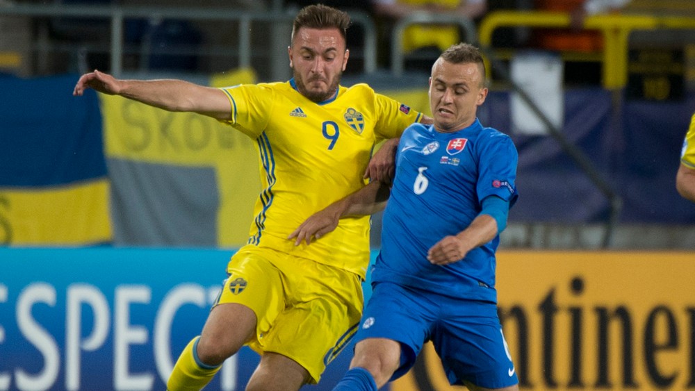 Slovensko - Švédsko 5:1. Bilanciu mohol upraviť stopér Manchestru United
