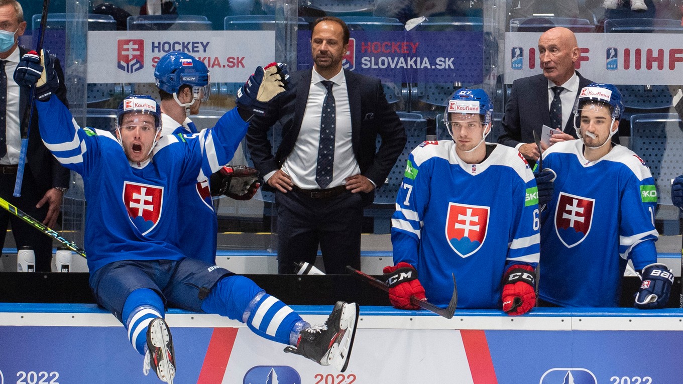 Slovenskí hokejisti počas kvalifikácie na ZOH Peking 2022.