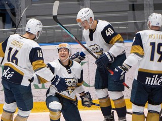 Radosť hráčov HC Slovan Bratislava.