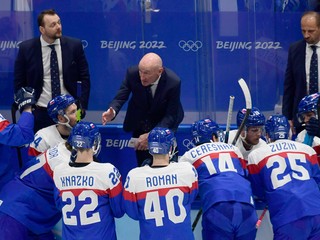 Slovenskí hokejisti v zápase Slovensko - Nemecko na ZOH 2022 v Pekingu.