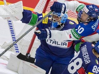Adam Sýkora v zápase Slovensko - Taliansko na MS v hokeji 2022.
