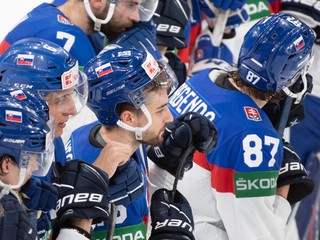 Slovenskí hokejisti po zápase Slovensko - Fínsko vo štvrťfinále MS v hokeji 2022.