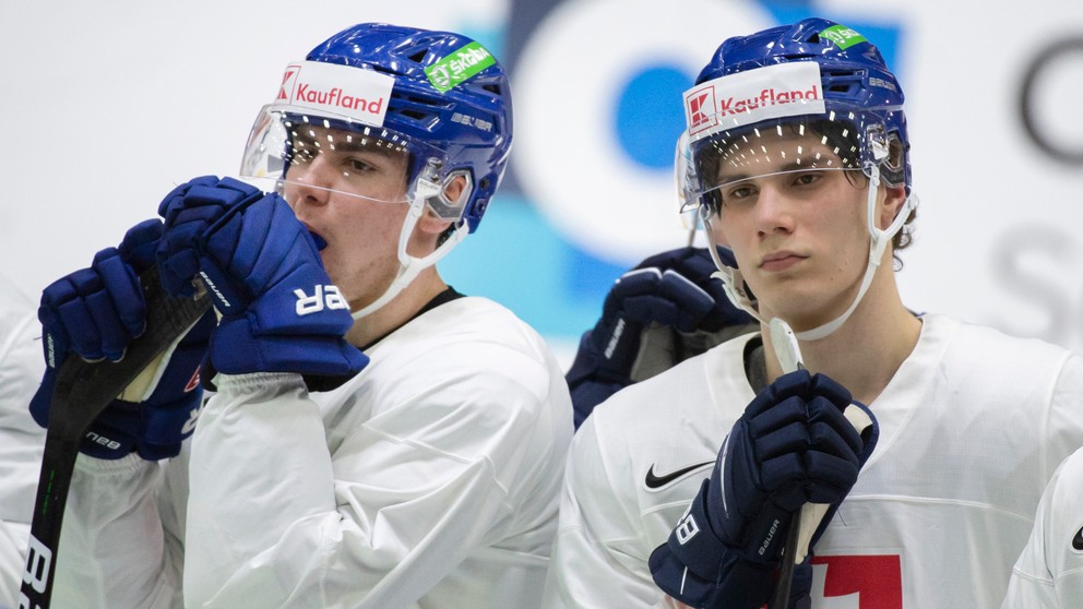 Šimon Nemec (vľavo) a Juraj Slafkovský.