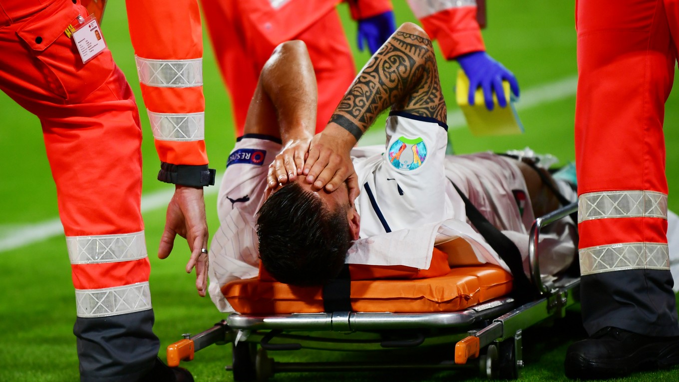 Leonardo Spinazzola plakal po vážnom zranení vo štvrťfinále Belgicko - Taliansko na ME vo futbale (EURO 2020 / 2021).