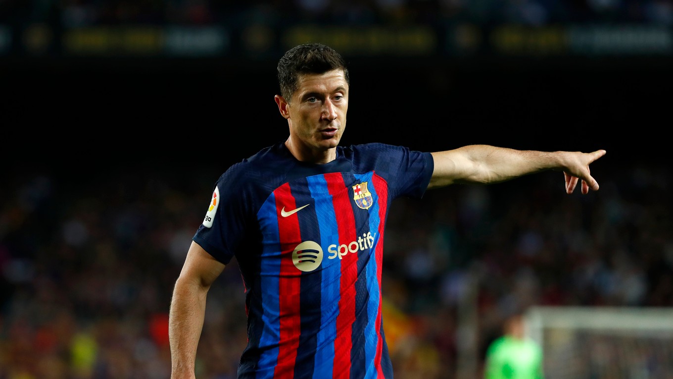 Robert Lewandowski v drese FC Barcelona.