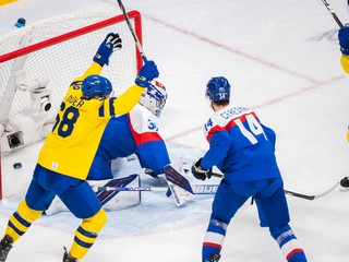 Anton Lander sa teší po strelenom góle v zápase Slovensko - Švédsko na ZOH 2022 v Pekingu.