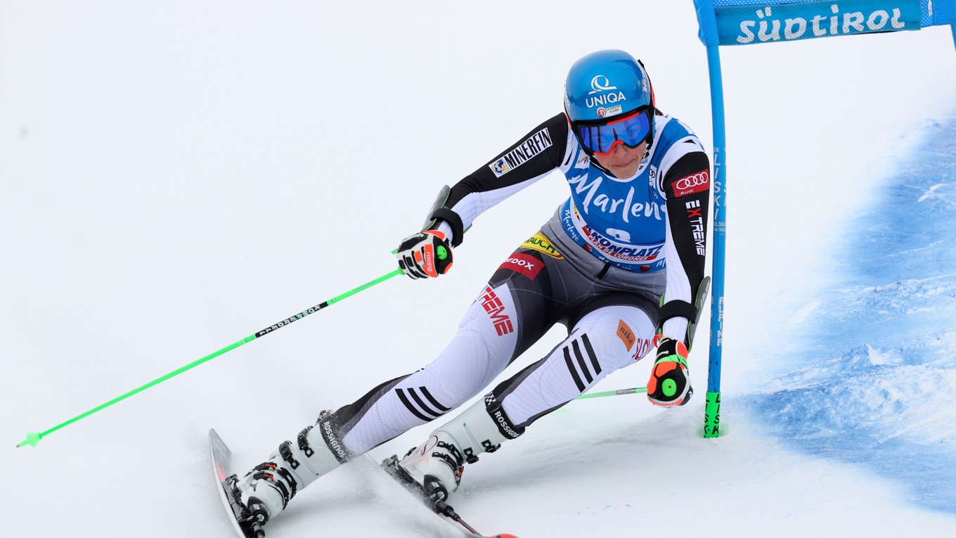 Petra Vlhová počas obrovského slalomu v talianskom Kronplatzi. 