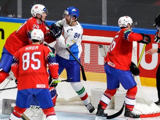 Zápas Nórsko - Taliansko na MS v hokeji 2021.