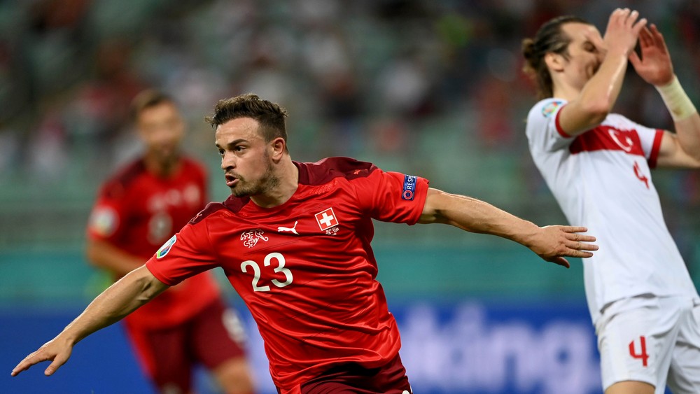 Turci na šampionáte končia, Švajčiarov potiahol dvoma gólmi Shaqiri