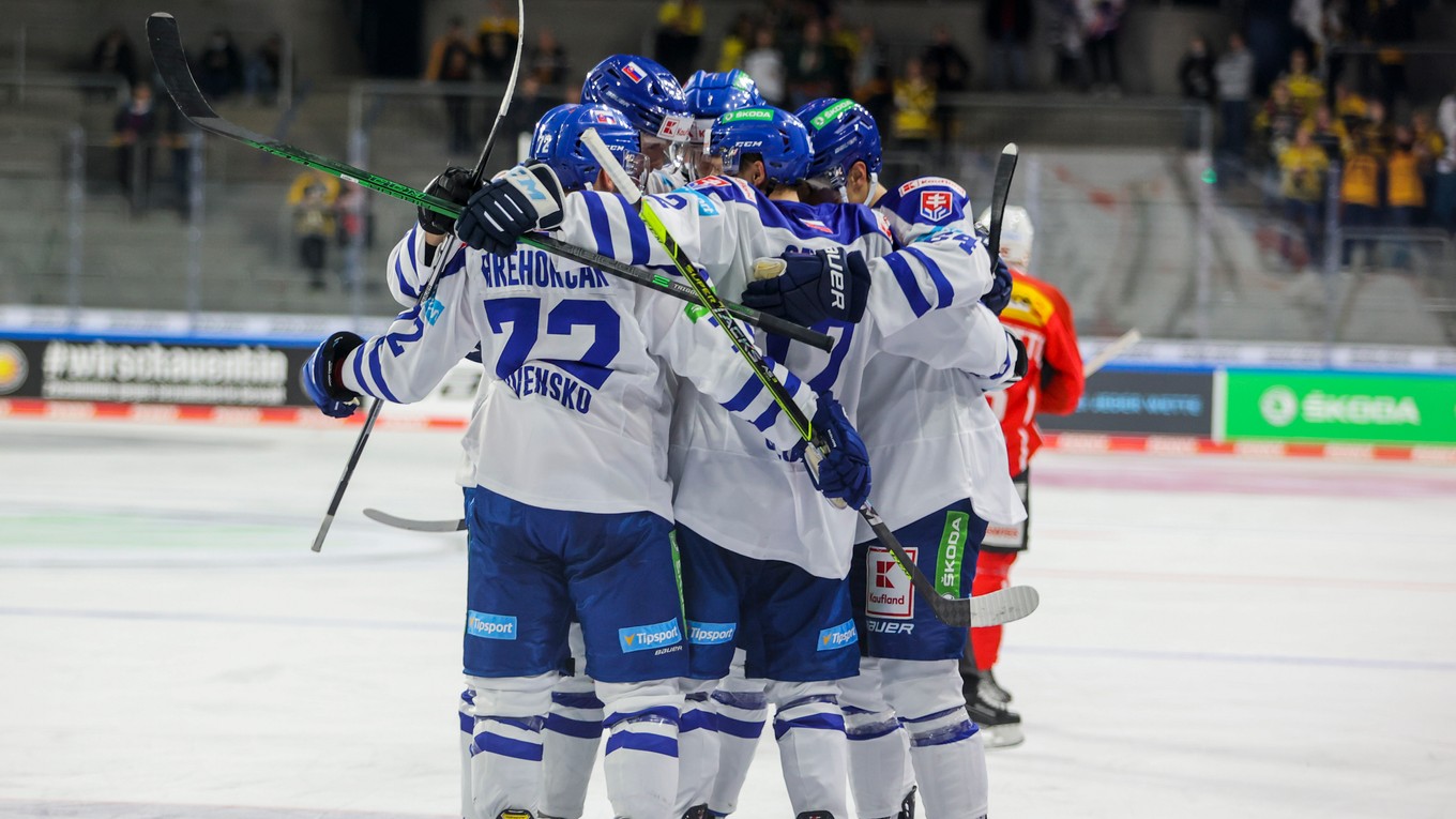 Športový TV program. Slovenskí hokejisti hrajú na turnaji Švajčiarsky pohár 2021.