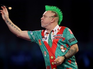 Škótsky šípkar Peter Wright. 