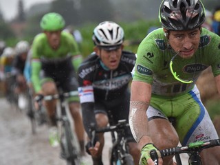 Peter Sagan na úseku pavé počas 5. etapy Tour de France 2014. 