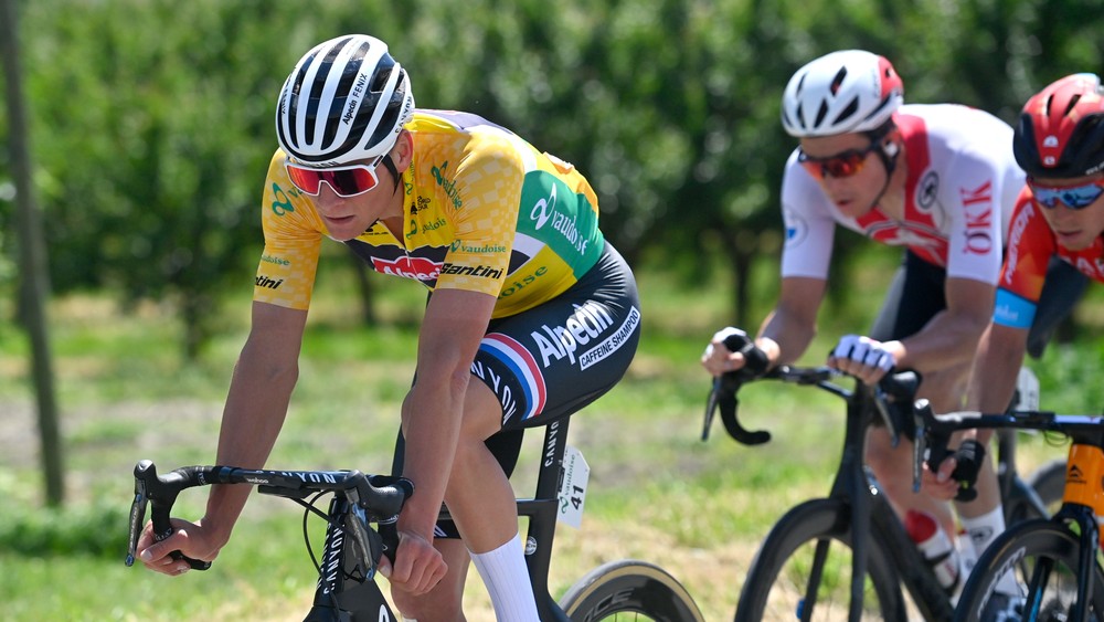 Vyhral dve etapy a dva dni bol na čele. Van der Poel odstúpil z Okolo Švajčiarska