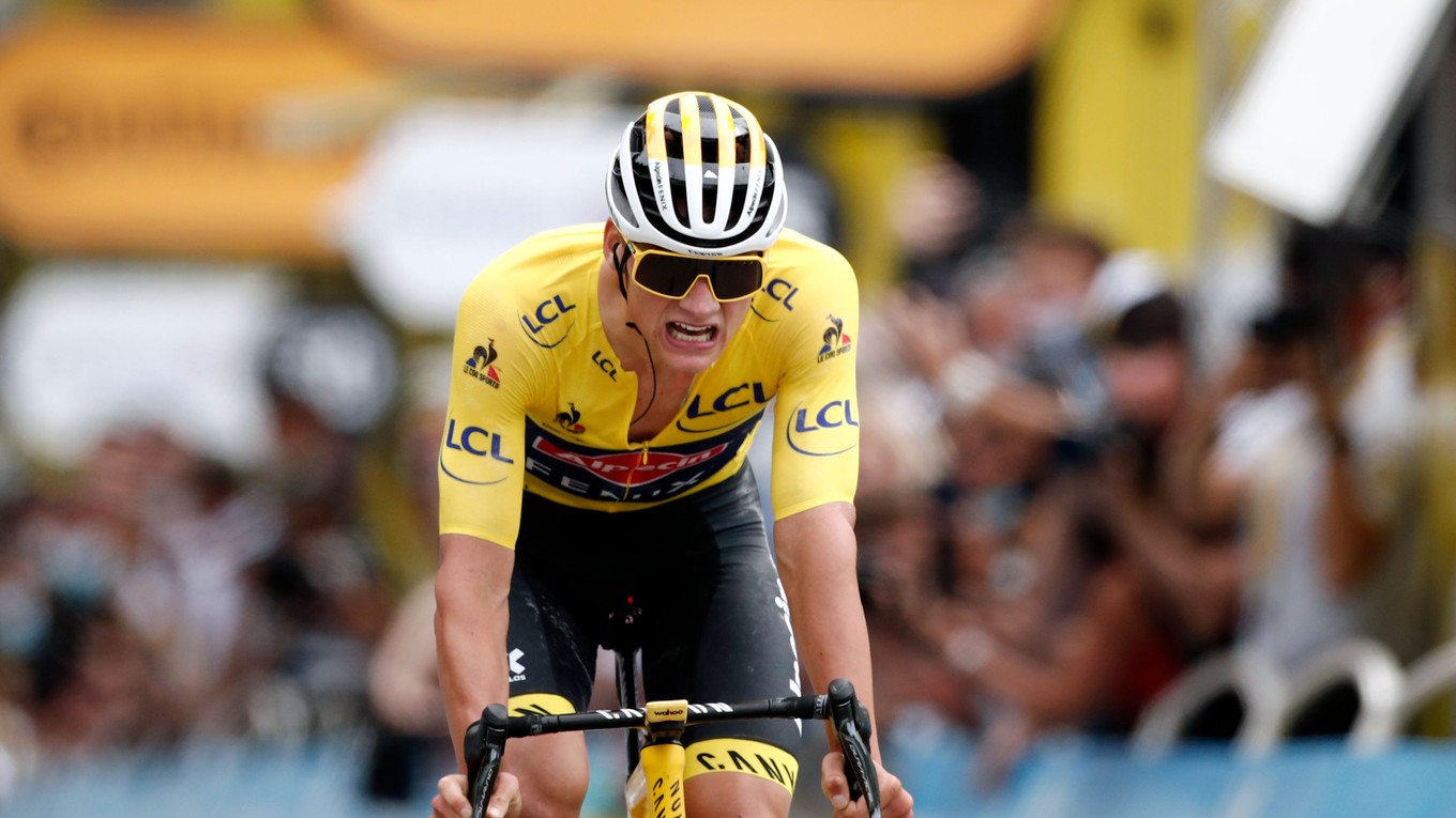 Mathieu van der Poel v žltom drese na Tour de France 2021.