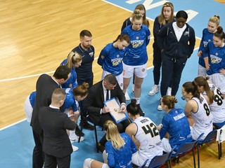 Basketbalistky klubu Piešťanské čajky.