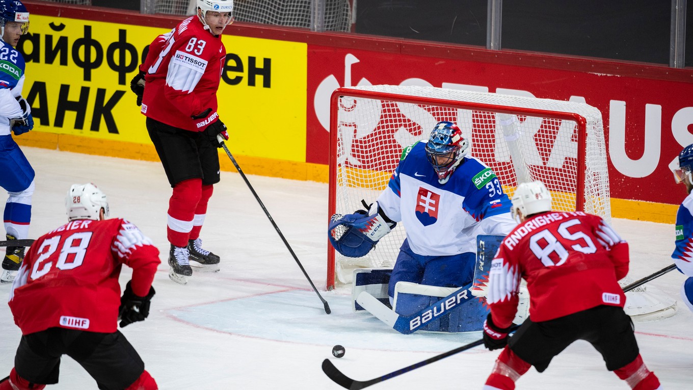 Momentka zo zápasu Slovensko - Švajčiarsko na MS v hokeji 2021.