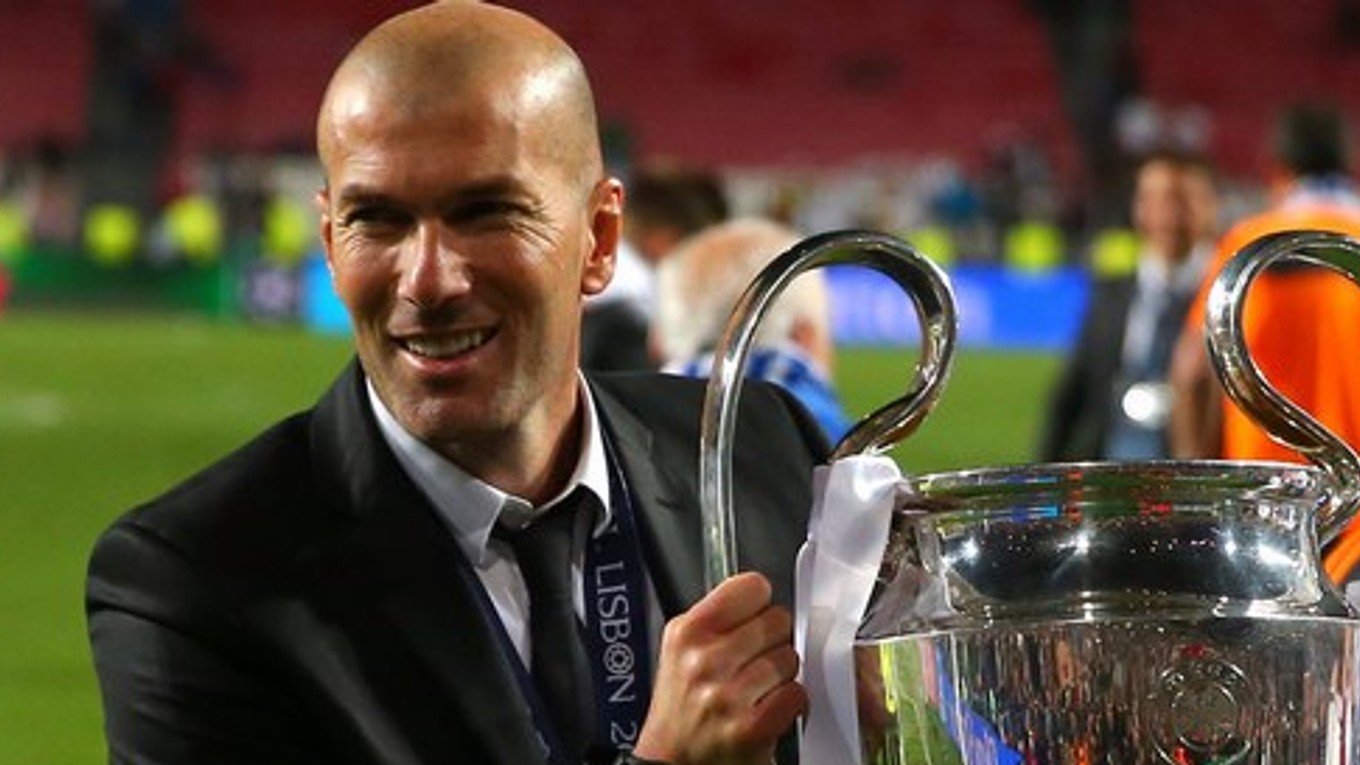 Zinedine Zidane asistoval v poslednej sezóne trénerovi A-mužstva Realu.