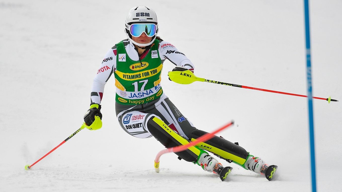Martina Dubovská na trati počas 1. kola slalomu Svetového pohára v Jasnej.