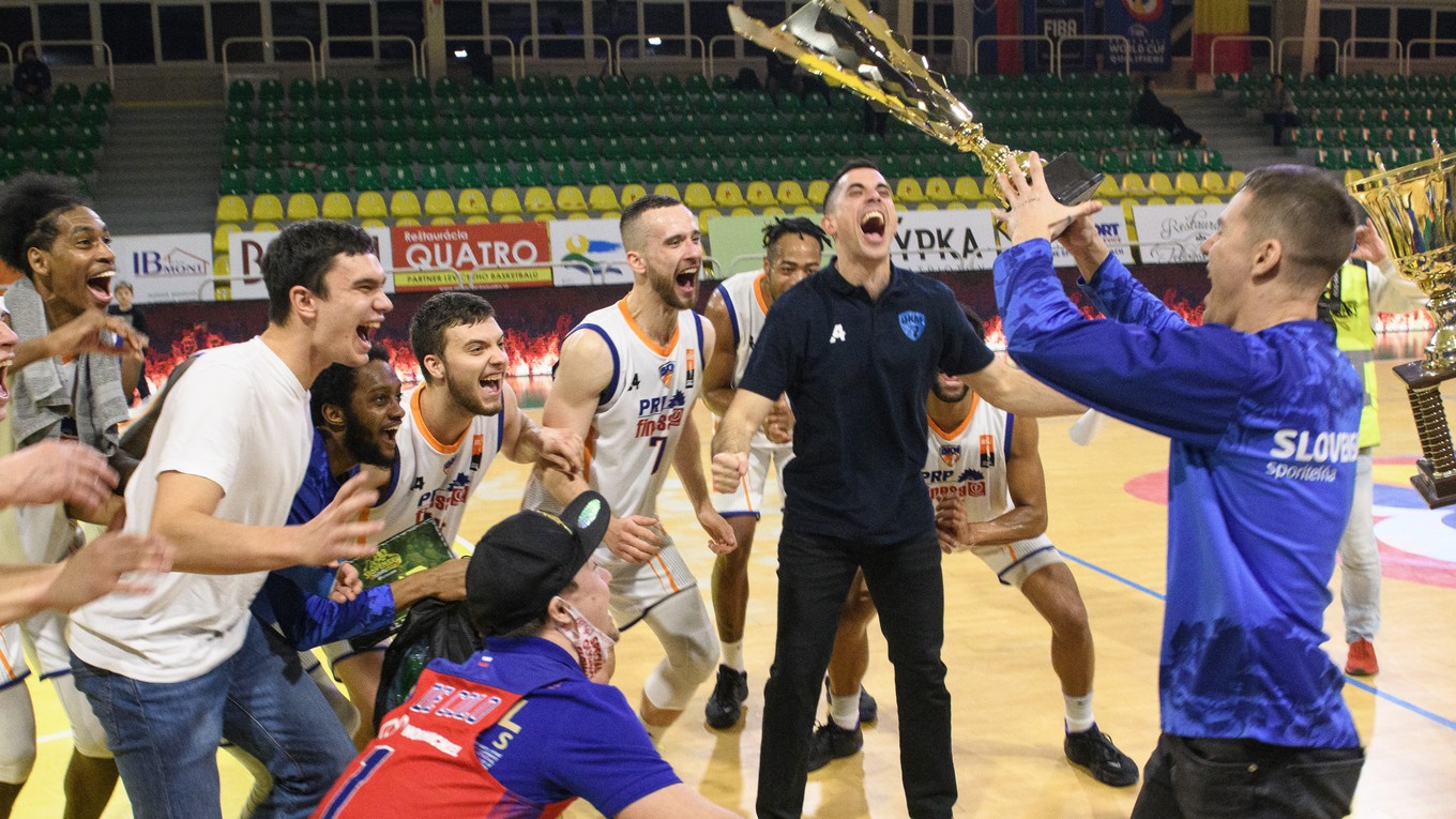 Basketbalisti Lučenca sa tešia po víťazstve v Slovenskom pohári.