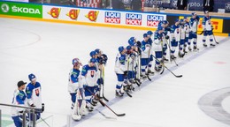 Slovenskí hokejisti po vypadnutí vo štvrťfinále na MS v hokeji 2021.