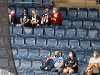 Stále nie je známe, kedy sa na štadióny budú môcť vrátiť diváci.