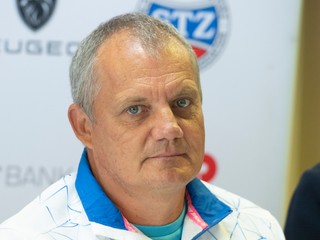 Nehrajúci kapitán slovenského daviscupového tímu Tibor Tóth.