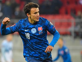 Dávid Strelec sa teší po strelenom góle v zápase kvalifikácie MS vo futbale 2022 Slovensko - Slovinsko.