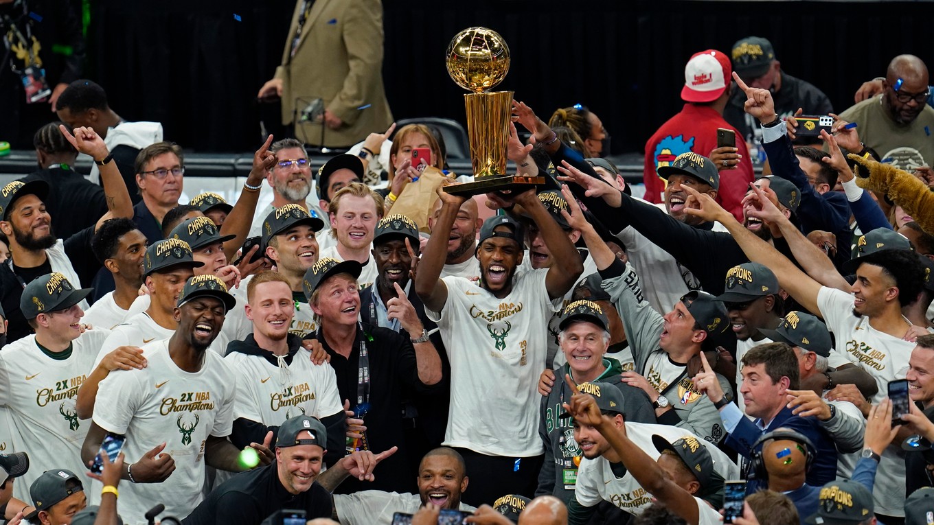 Basketbalisti Milwaukee Bucks sa tešia z triumfu v NBA.