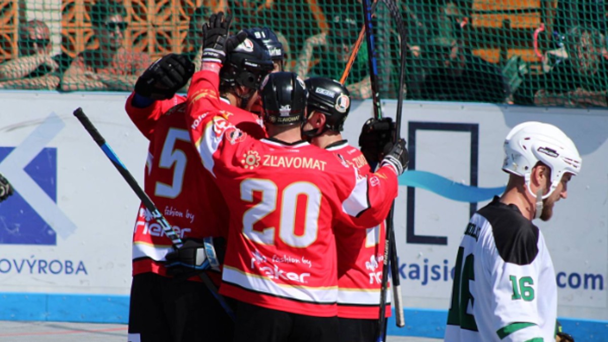 Fotka zo zápasu LG Bratislava - HBK H+H Skalica.