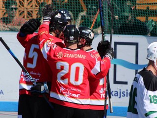 Fotka zo zápasu LG Bratislava - HBK H+H Skalica.