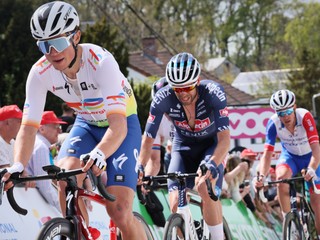 Francúzsky cyklista Valentin Ferron z tímu TotalEnergies.